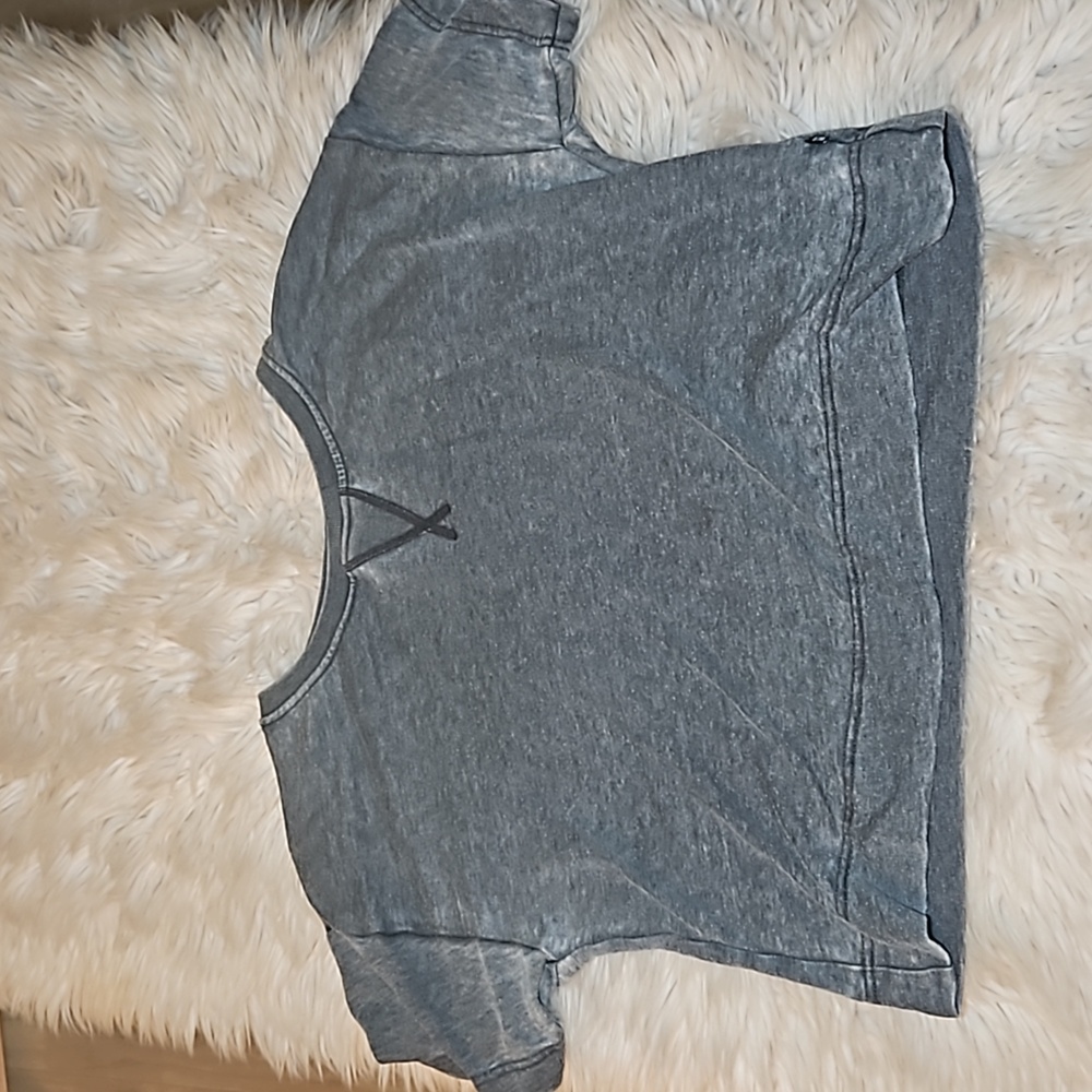 Fabletics Gray Cropped Tee – Size Medium